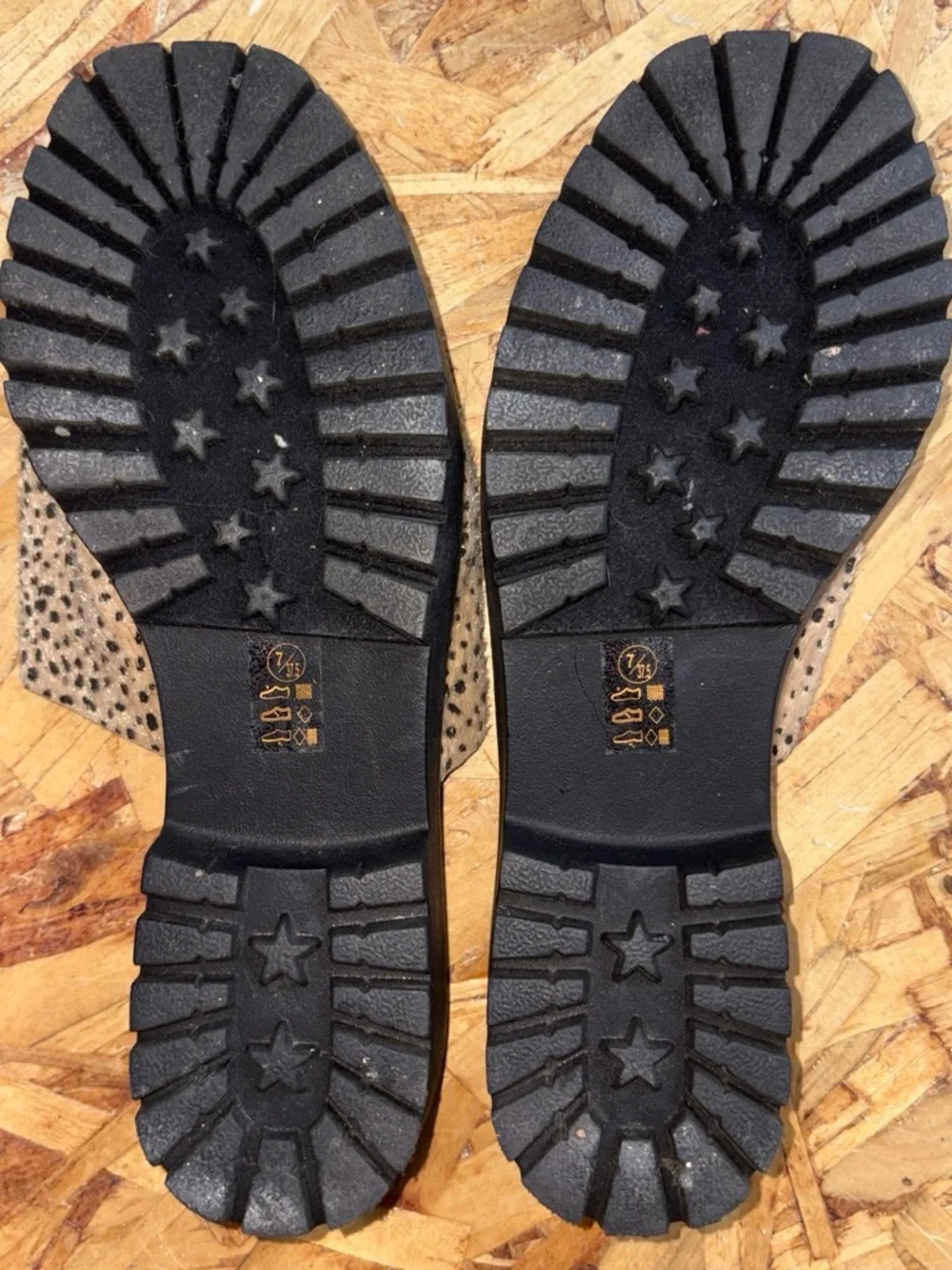 Dirty Laundry Black & Beige Spotted Slide Mules